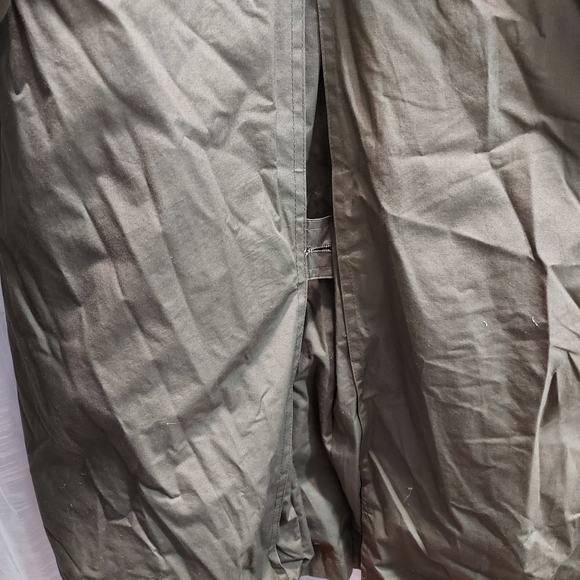 4/$60 🥳 London Fog olive coat with lining Size 44 - Picture 3 of 13